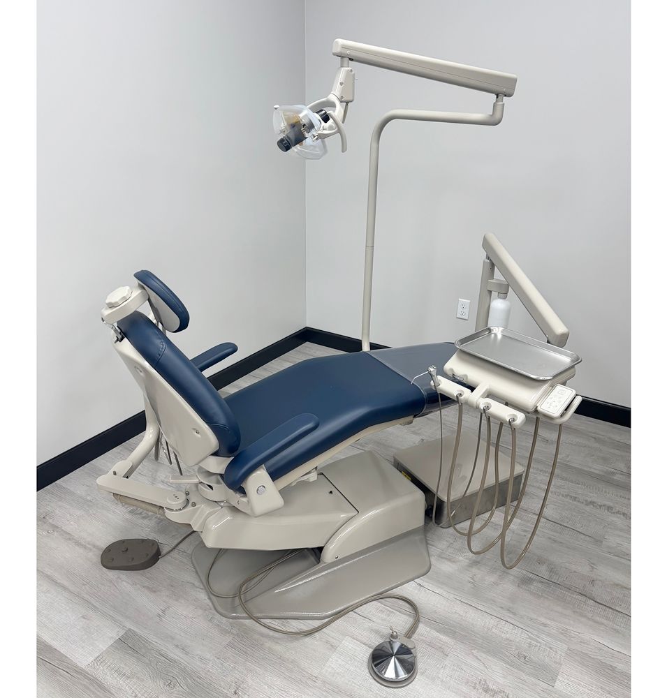 ADEC 1021 Decade Dental Radius Operatory Package (Single Touchpad & Free Foot Control) - Color of Choice Vinyl Upholstery *Refurbished