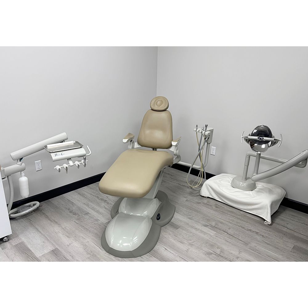 Pelton & Crane Spirit 3000 (SP30) Dental Operatory Chair, Side Delivery, Helios 1800  LED Light, Radius Assist. Pkg. *Refurbished