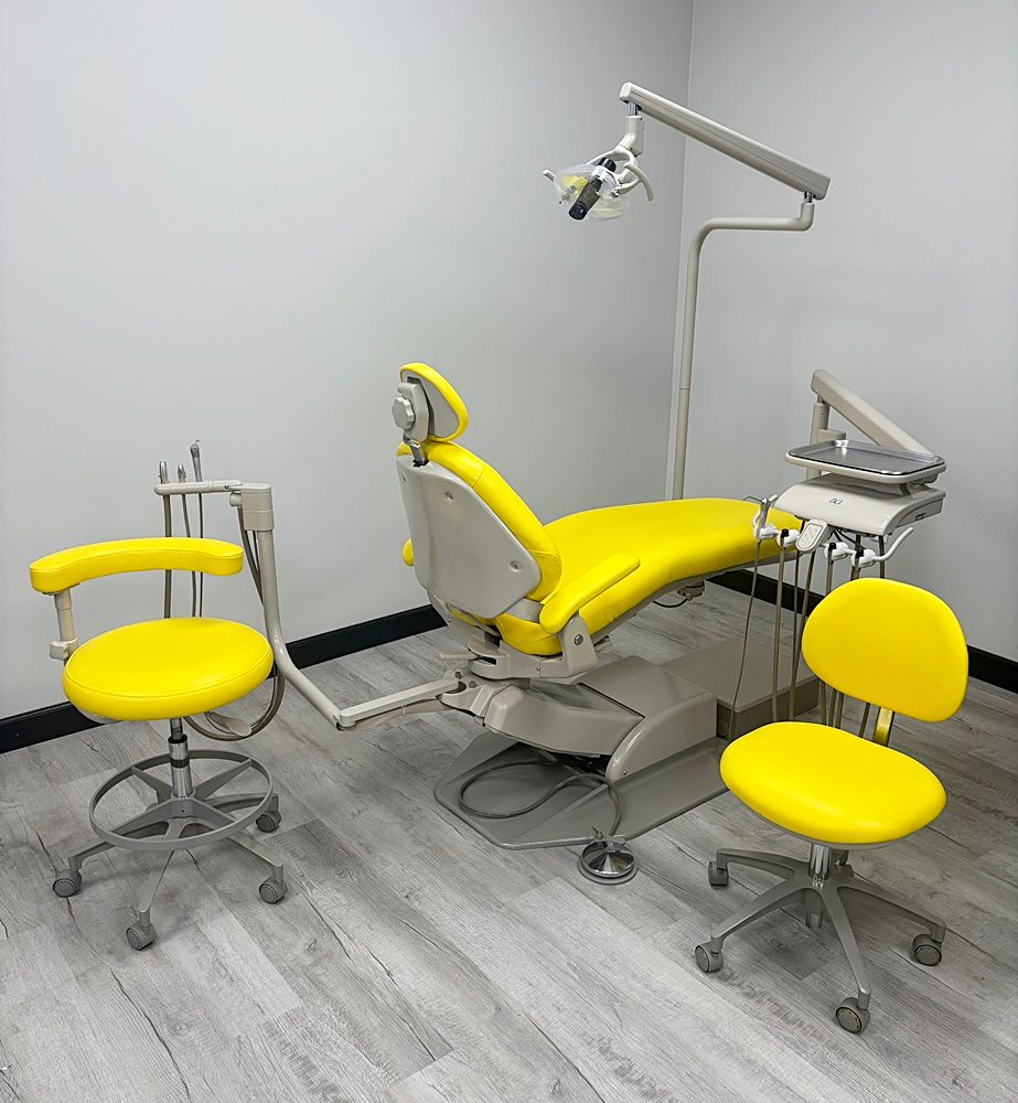 ADEC 1021 Decade Dental Radius Operatory Package w/ ADEC 1601-1622 Stool Set - NEW DCI Delivery Unit (Dual Touchpad Chair Controls) - Good Used Vinyl Upholstery (Sun Yellow) *Refurbished