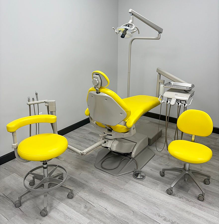 ADEC 1021 Decade Dental Radius Operatory Package w/ ADEC 1601-1622 Stool Set - NEW DCI Delivery Unit (Dual Touchpad Chair Controls) (New Vinyl Uph. Color of Choice) *Refurbished