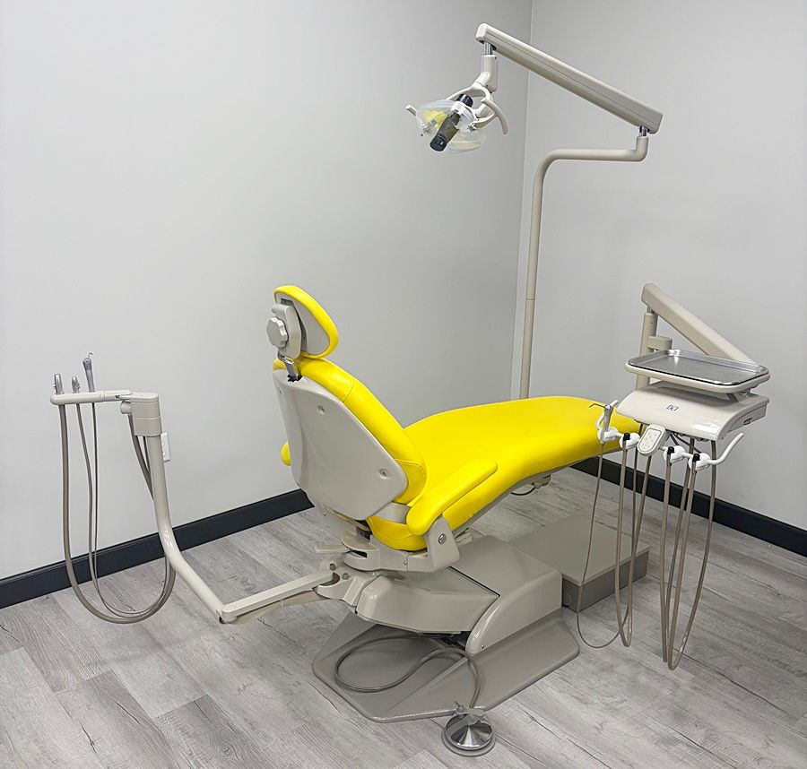 ADEC 1021 Decade Dental Radius Operatory Package, NEW DCI Delivery Unit (Dual Touchpad Chair Controls) - Good Used Vinyl Upholstery (Sun Yellow) *Refurbished