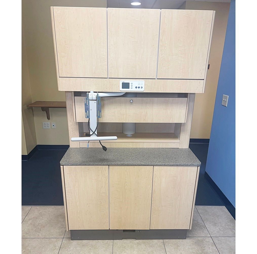 ADEC 5580 Dental Rear Treatment Console (42 ADEC 5580 Dental Rear Treatment Console (42"W) - Limber Maple, Quarry Melange Countertop *Excellent Used Condition