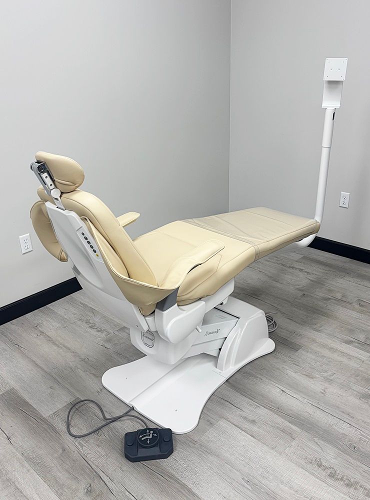 Belmont X-Calibur V Bel-50 Dental Patient Chair w/ Radius Monitor Mount - New Plush Ultraleather Upholstery, Back Seat Chair Controls *Refurbished