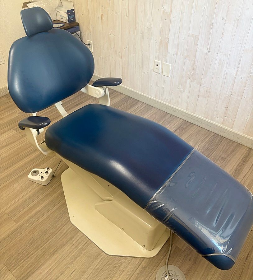 Dental EZ 3000 - Dental Patient Chair w/ Foot Control *Excellent Used Condition Dental EZ 3000 - Dental Patient Chair w/ Foot Control *Excellent Used Condition