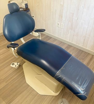 Dental EZ 3000 - Dental Patient Chair w/ Foot Control *Excellent Used Condition