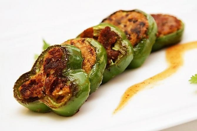 Kacchhe Kele ki Asharfi (Spiced Green Banana Patties)