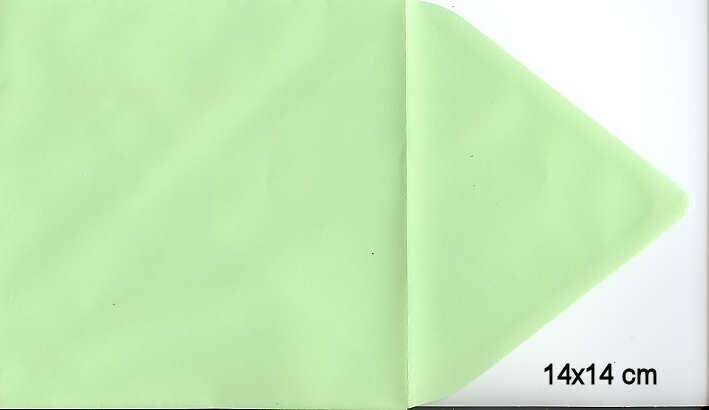 10 Vierkante enveloppen 14x14 cm licht  groen 90 gram