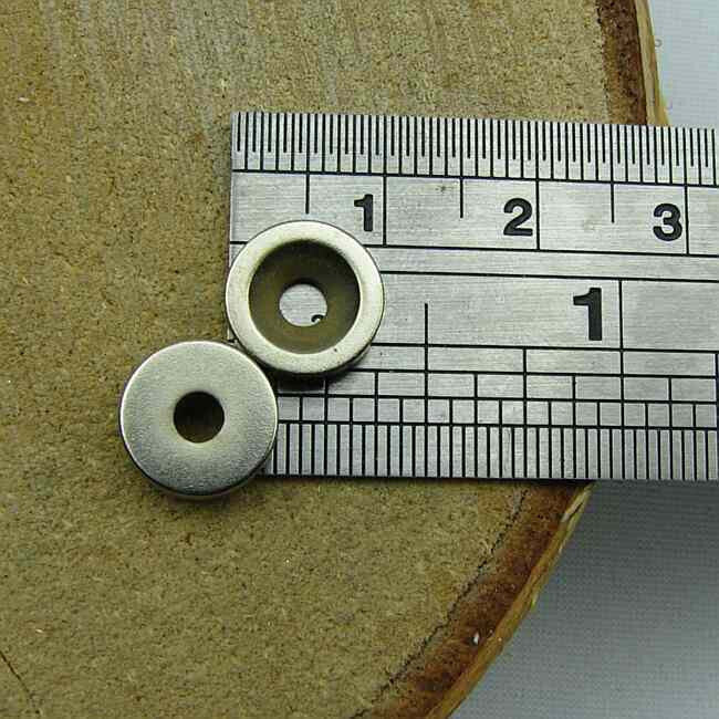 Magneten 10 mm met gaatje 10 pcs