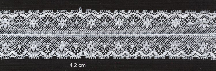 Ribbons 62 1m off white