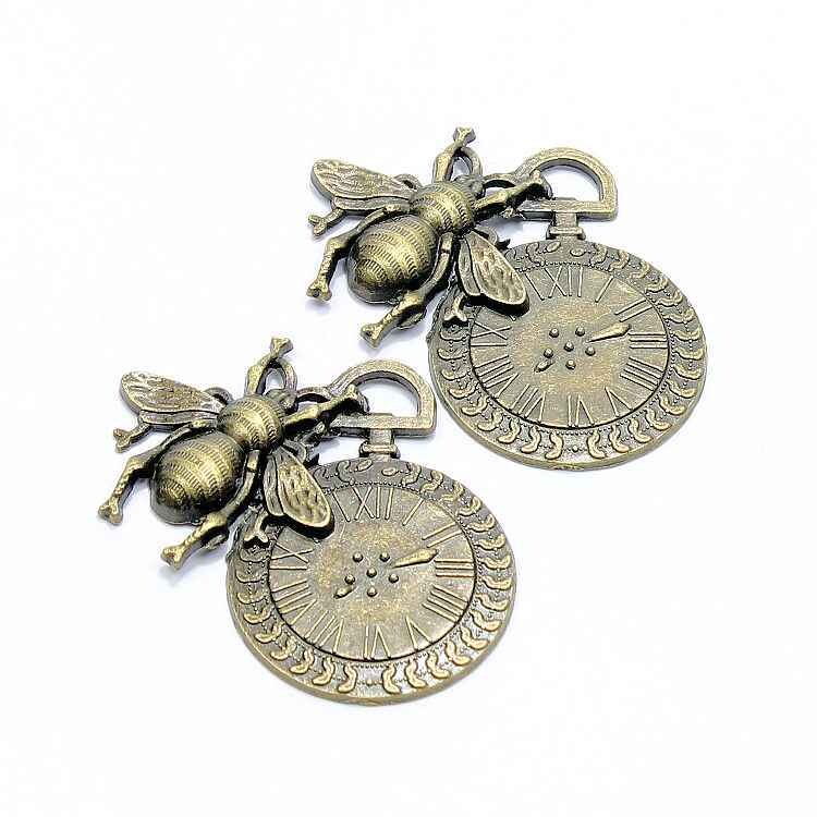 Steampunk klok bijtjes