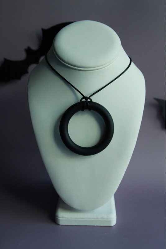 Large O Ring Chews (Black Or White)