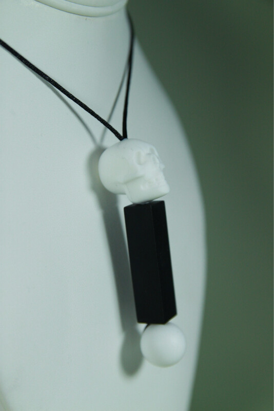 Skull Pendent Chew