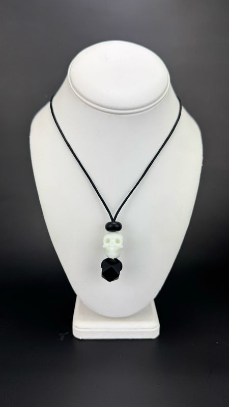 Glow In The Dark Necklace!