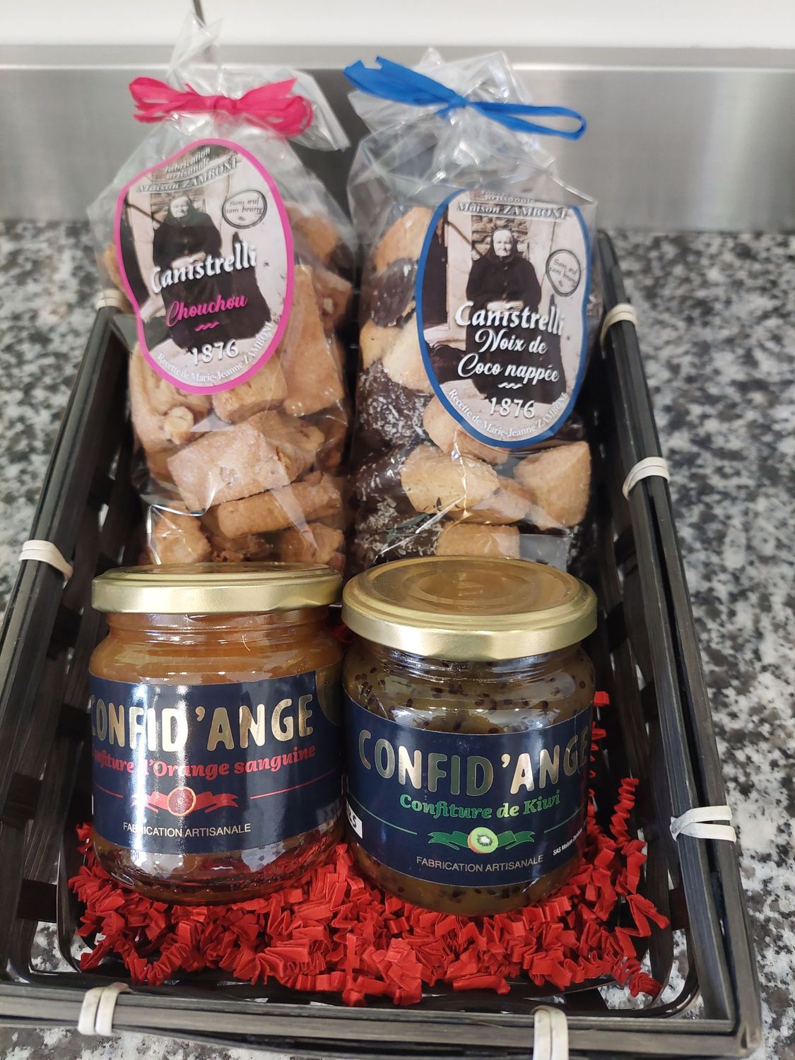 PANIER : 1 canistrelli 200g nappé, 1 canistrelli 200g classique, 2 confitures 250g PANIER : 1 canistrelli 200g nappé, 1 canistrelli 200g classique, 2 confitures 250g
