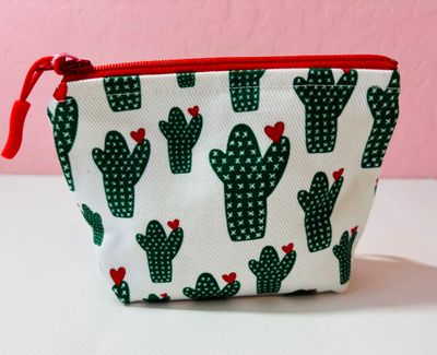 Cactus LOVE w/zipper pull (small)