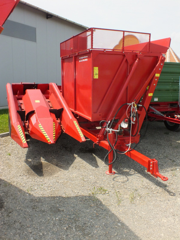 Прицепной комбайн для уборки кукурузы. Прицепной зерновой комбайны. Комбайн зерноуборочный прицепной кпр-2000. Прицепной зерновой комбайны. Прицепной зерноуборочный комбайн пн-100 простор.