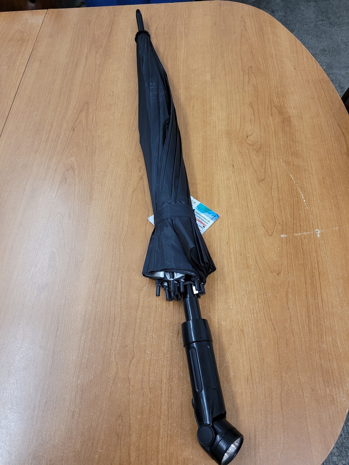 PARAPLUIE 34 X 46 PO AVEC LUMIERE(F2-2)