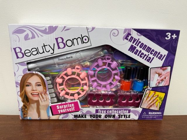 ENSEMBLE DE BEAUTE (A3-3)