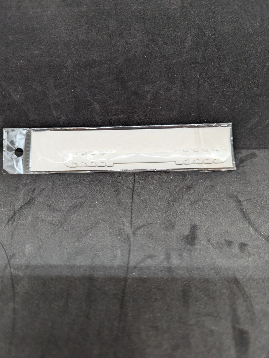 ATTACHE MASQUE ANTIDERAPANT BLANC(E10-7)