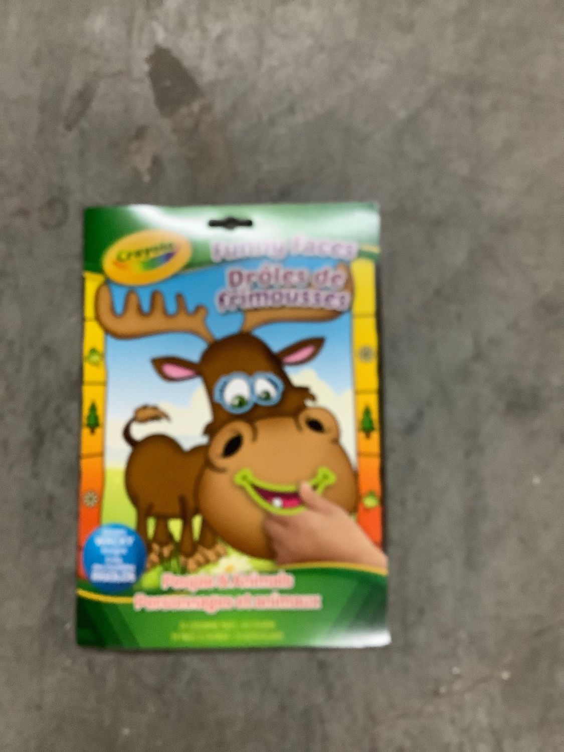 Livre à colorie drôle de frimousse(E8-2)