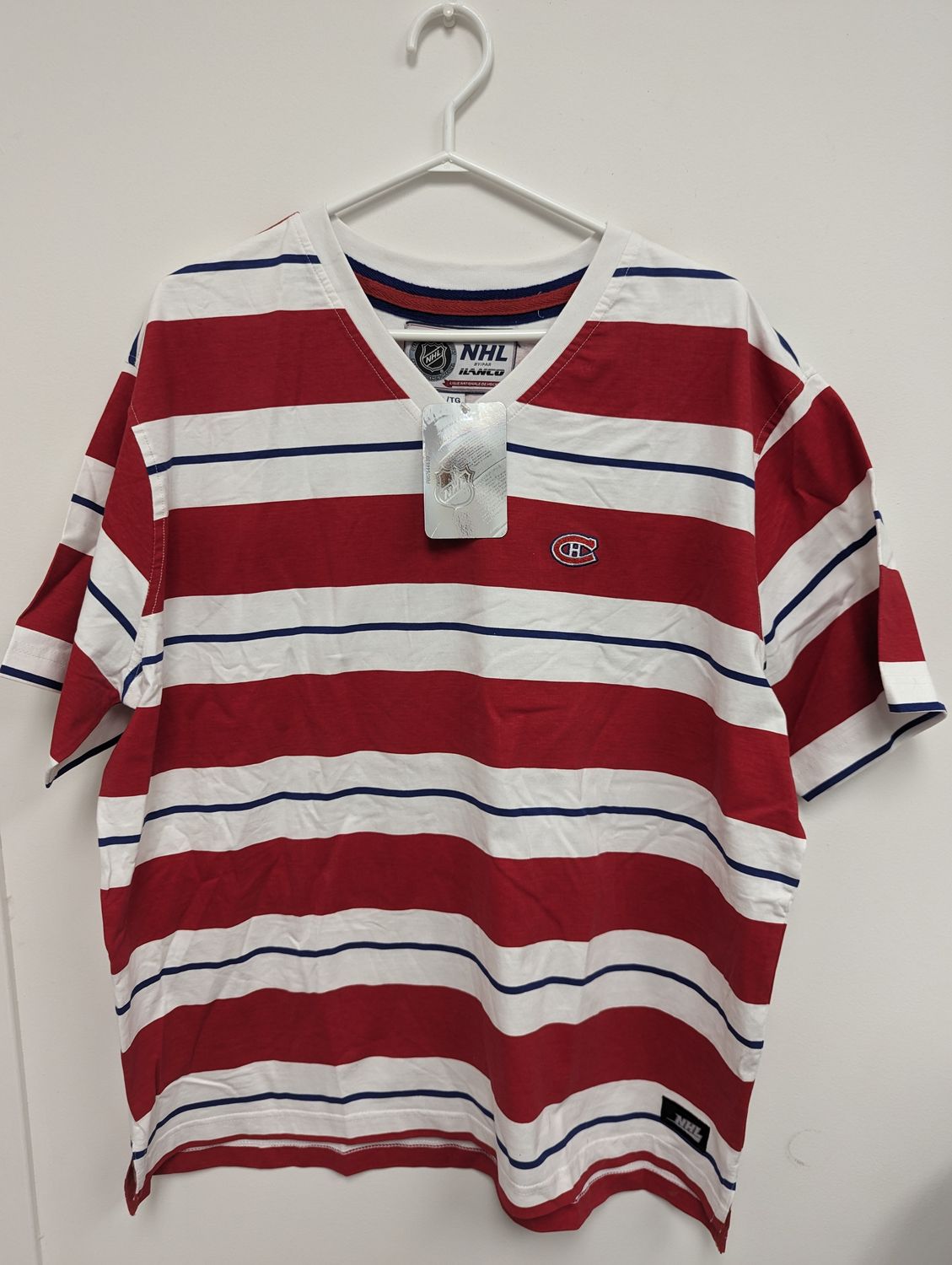 T-SHIRT OFFICIEL DU CANADIEN RAYÉ ROUGE ET BLANC ENCOLURE EN V(O4-2)