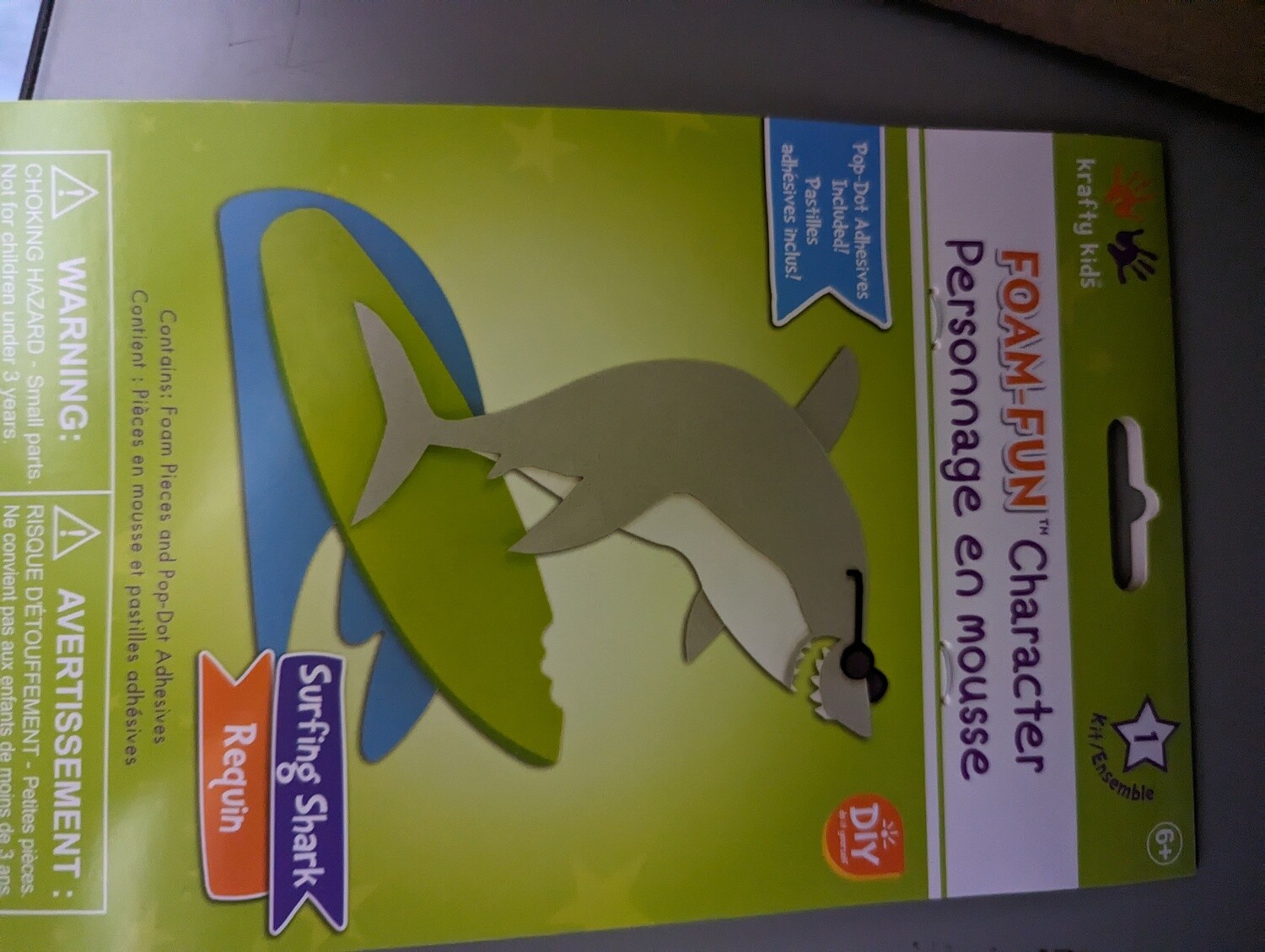 PERSONNAGE EN MOUSSE DIY REQUIN (A9-1)(DIS)