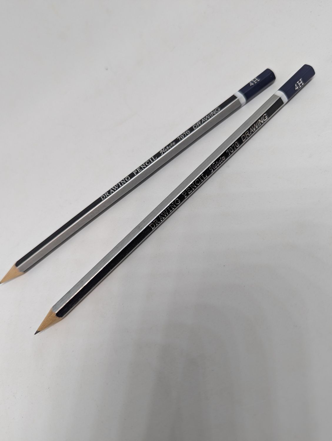 Crayon a dessin 4H (12)  (RW)