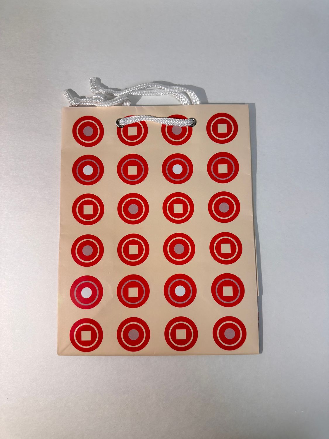 SAC CADEAU MOYEM  POINT ORANGE 17.5CM X 23CM (D3-)