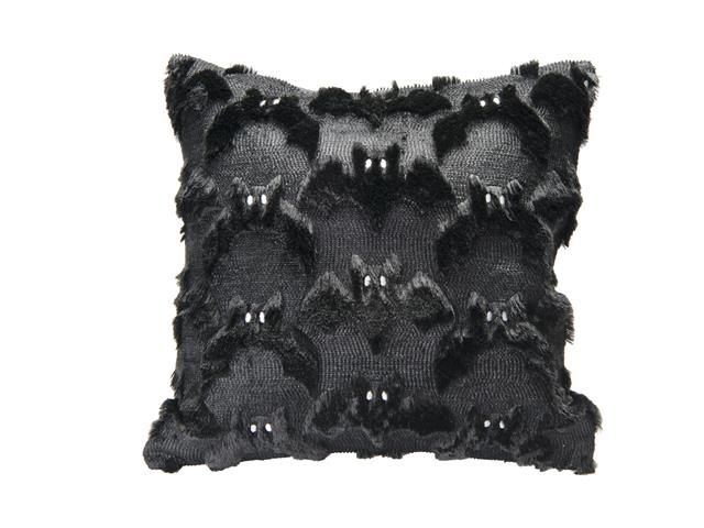 COUSSIN BRODÉ EN POLAIRE DE POLYESTER (BATS)