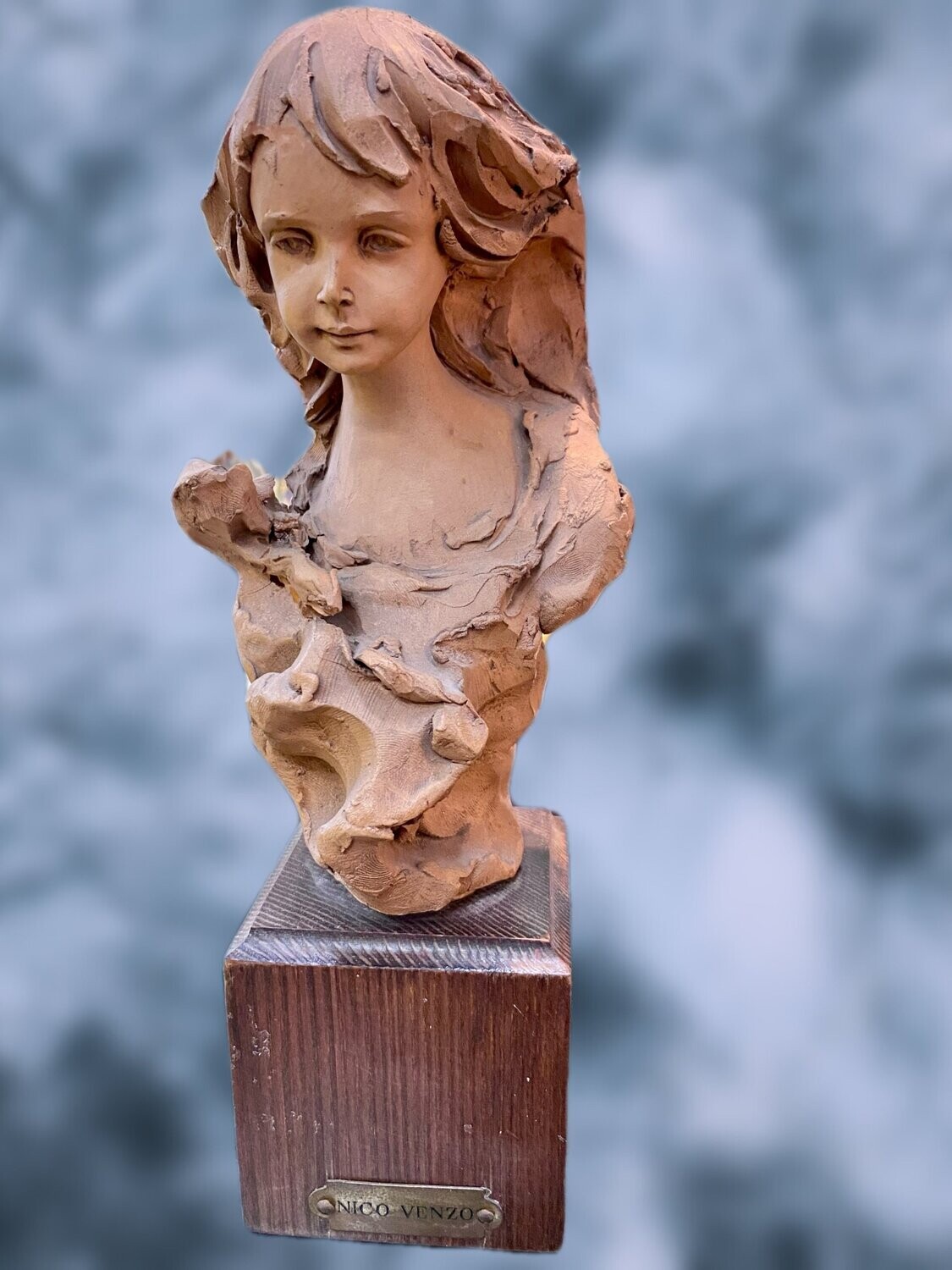 Busto fanciulla - Terra cruda di Nico Venzo