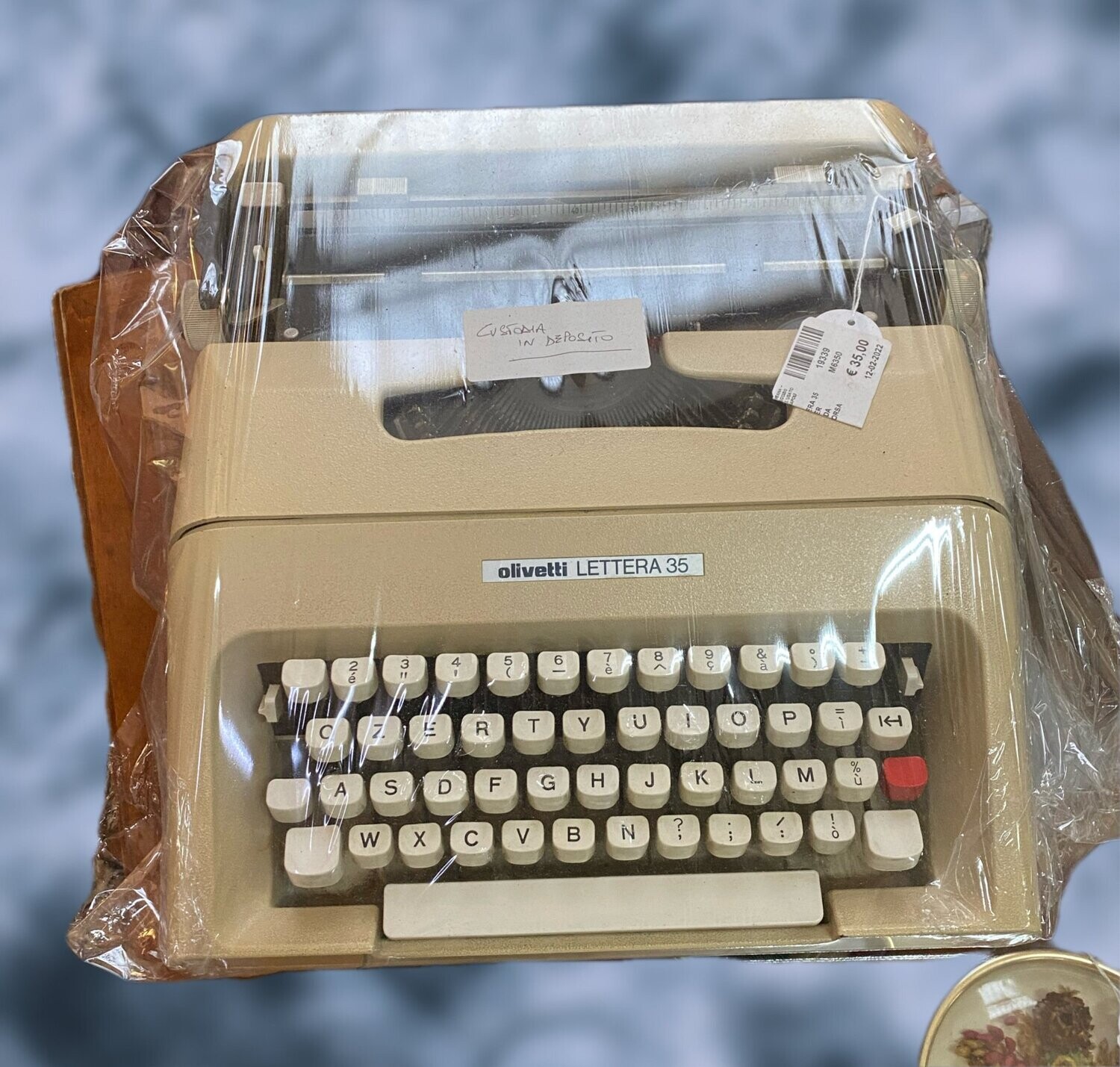 Olivetti Typewriter Lettera 35