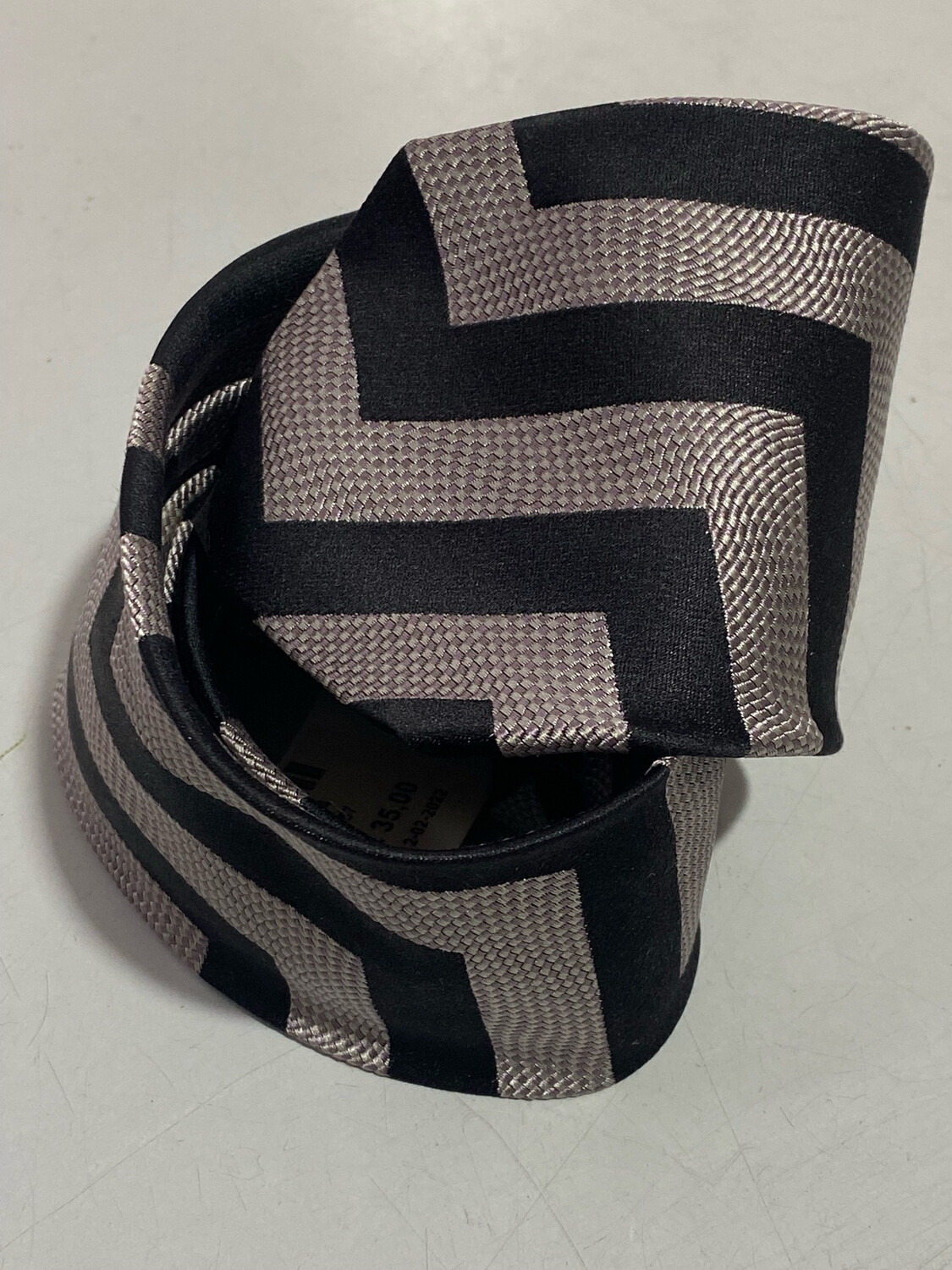 Cravatta Gucci disegno geometrico