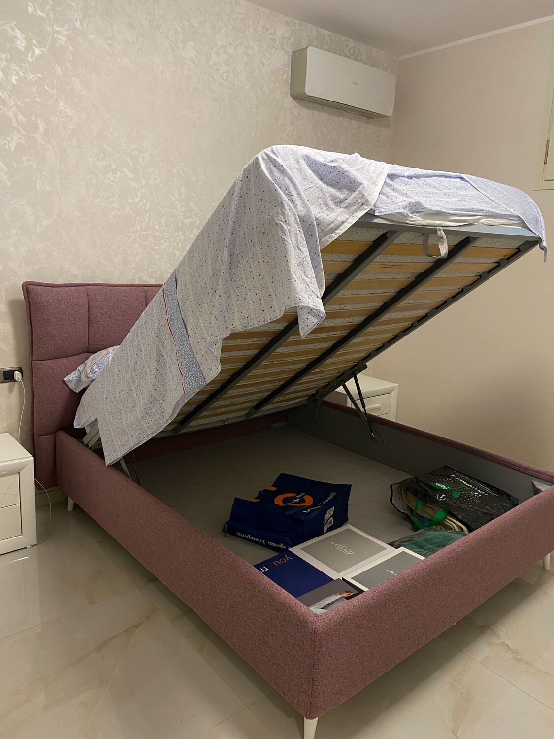 Letto matrimoniale a contenitore