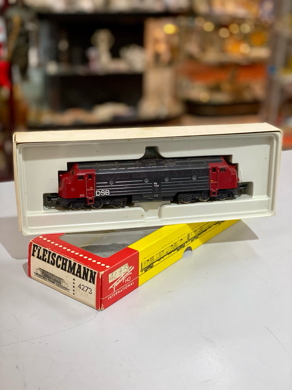 Fleischmann 1385 D; locomotiva diesel Nohab 1105 DSB, metallo