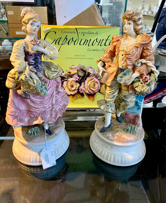 Coppia figure in ceramica di Capodimonte