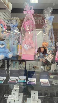 Gifts Hampers
