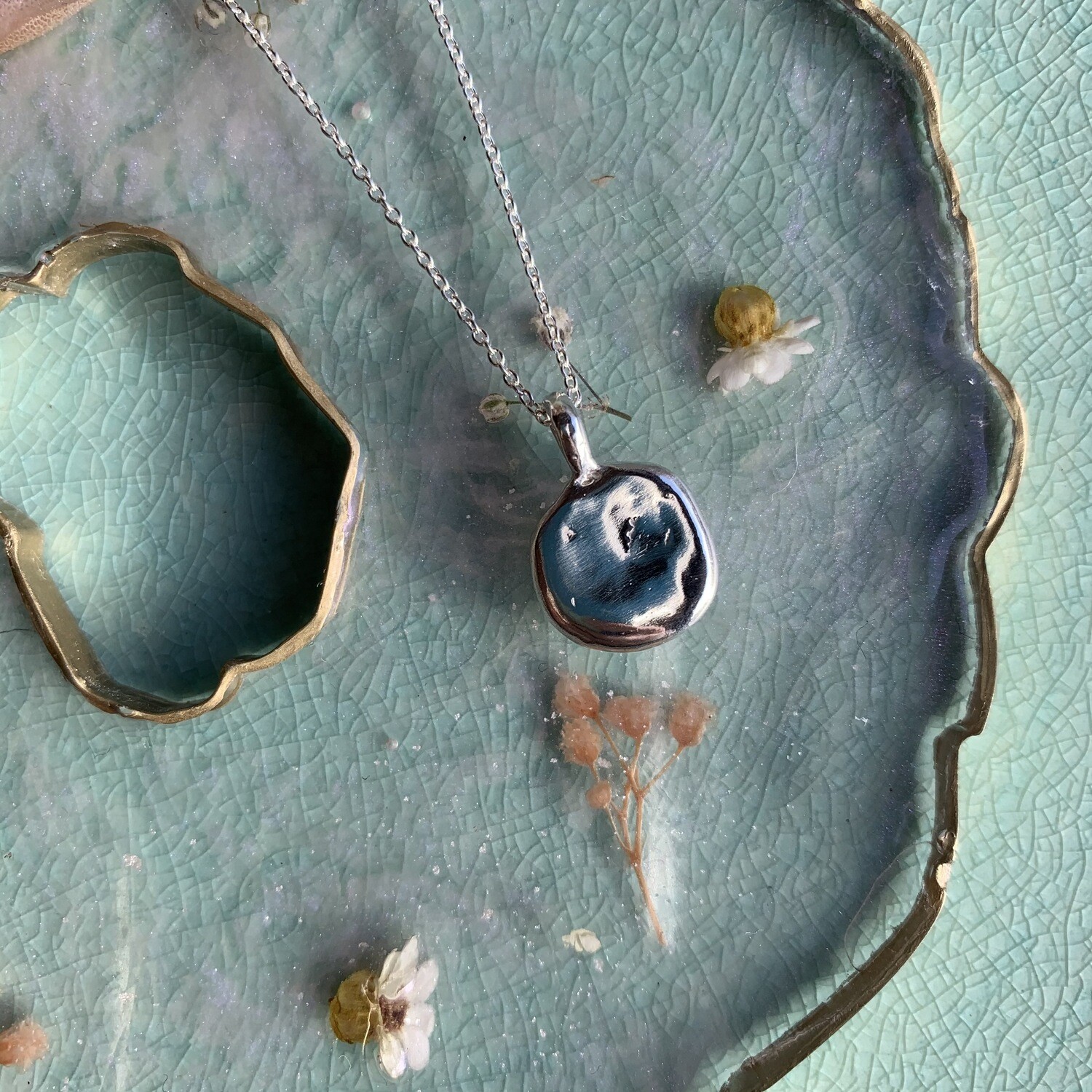 Self pendant