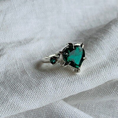 Emerald Heart ring