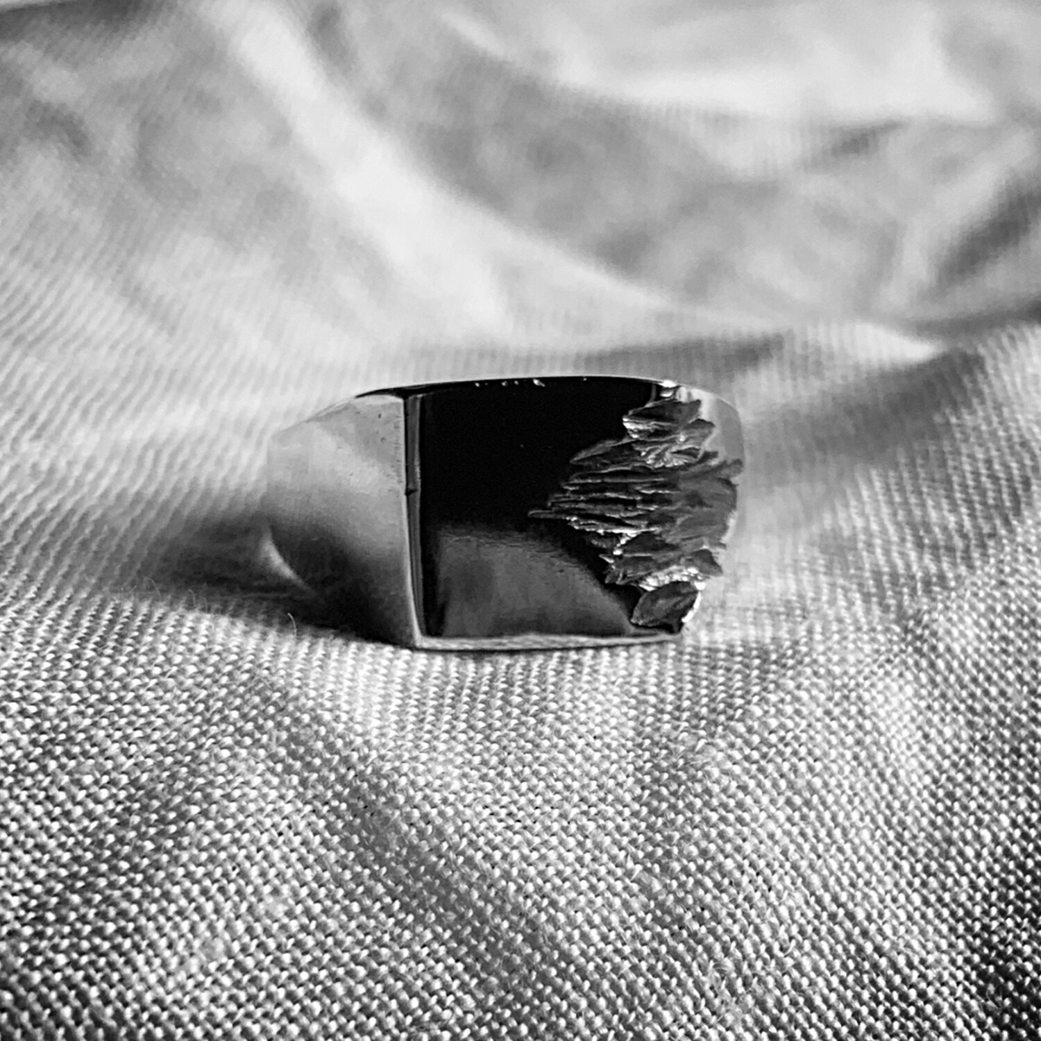 Unbroken signet
