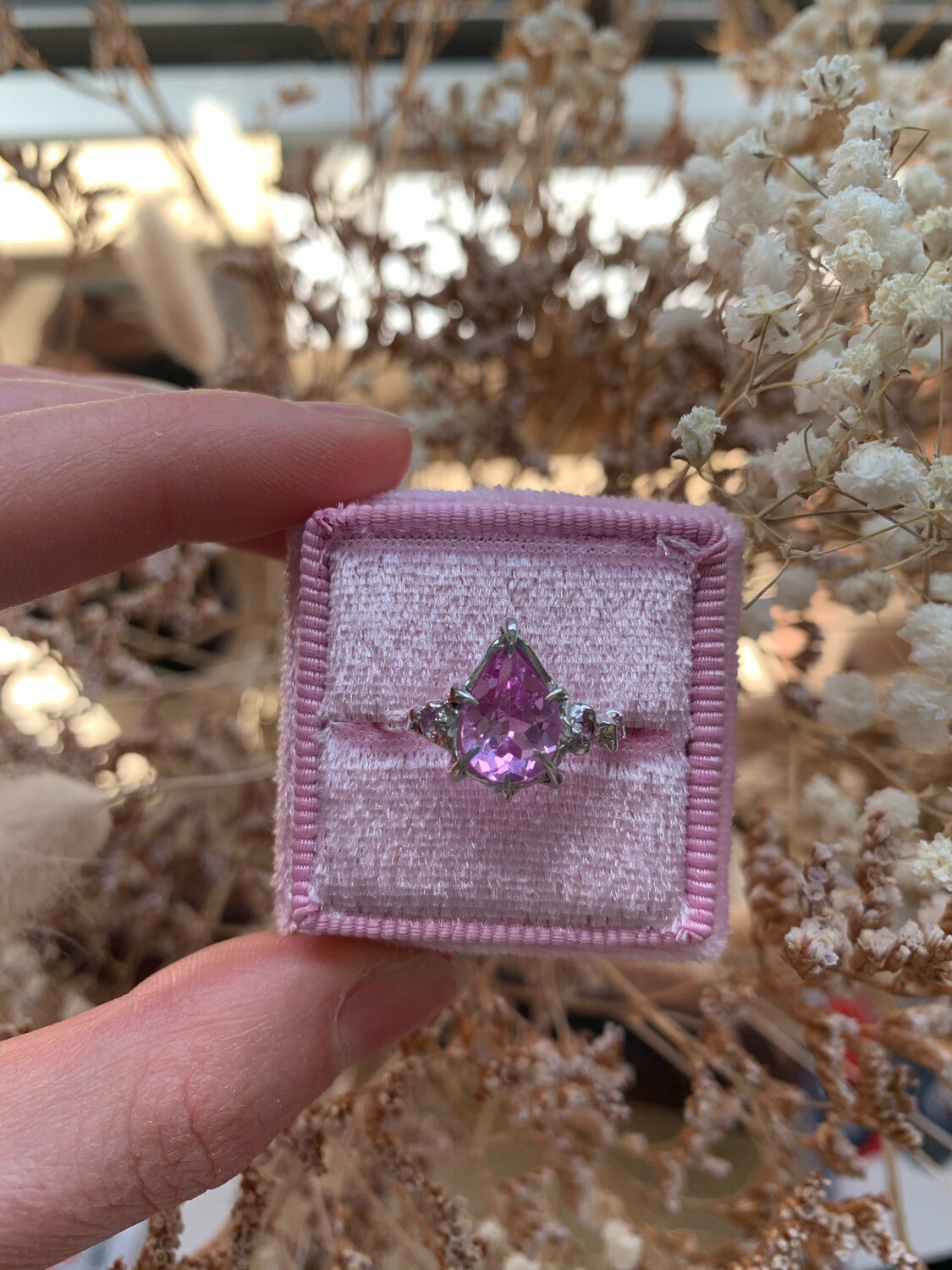 Lily ring