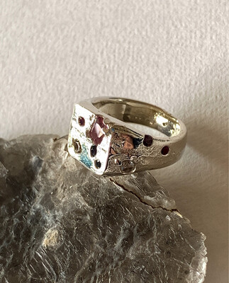 Relic Confetti signet