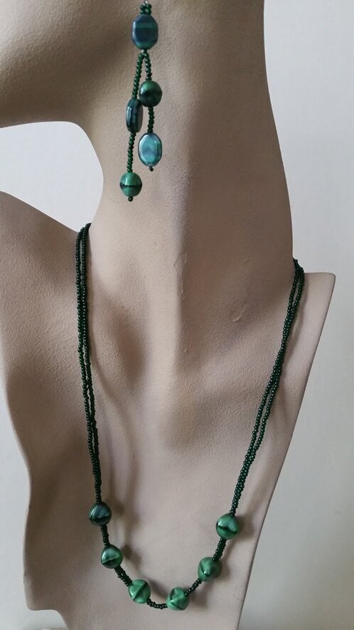 Green Tortoise Shell Glass Bead Necklace and Earring Set