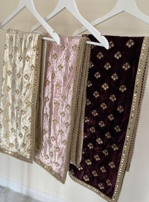 Regal Rani Velvet Stole