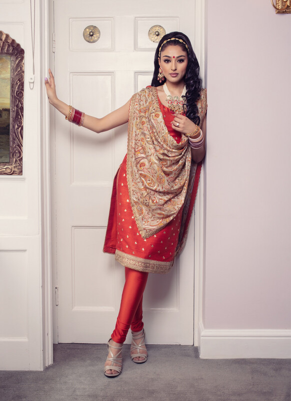 Signature Glam Suit x Paisley Dupatta