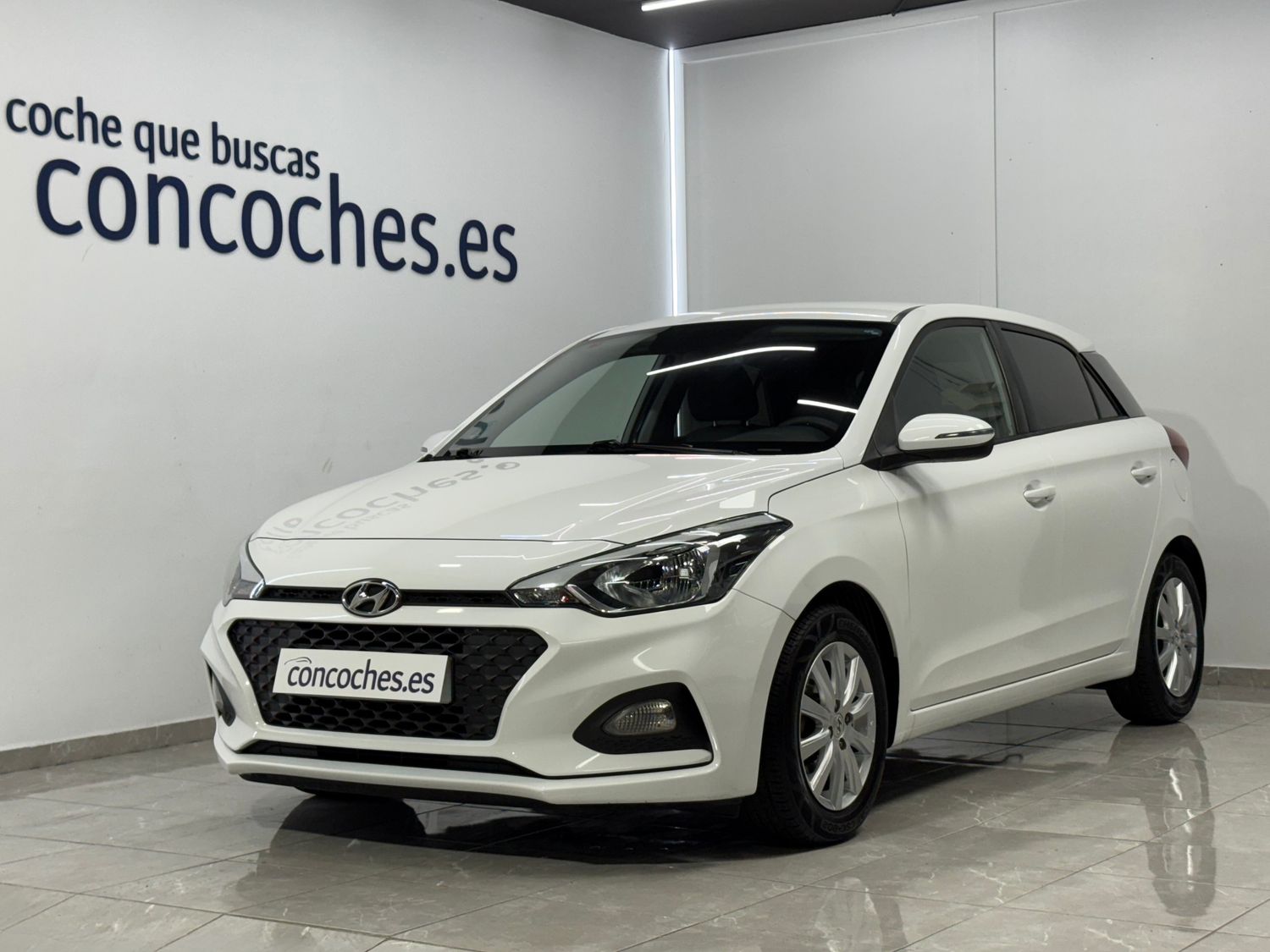 HYUNDAI I20 1.2 MPI ESSENCE LE 75 CV 85.600 Km HYUNDAI I20 1.2 MPI ESSENCE LE 75 CV 85.600 Km