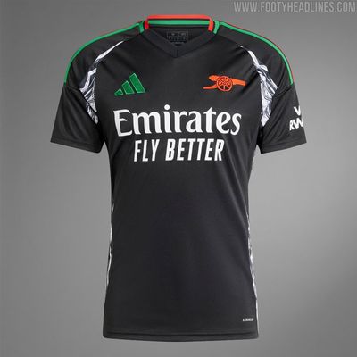 Arsenal Away                   24/25