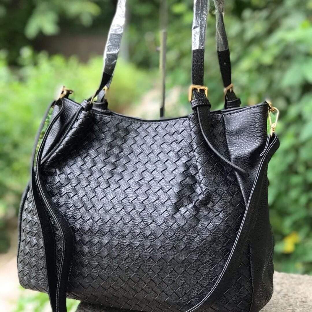 Bottega Veneta Black Colour Classy Hand Bag