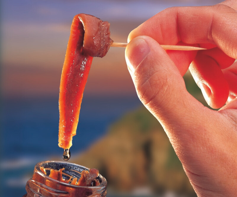 Cartone con 24 Latte da 550 GR cad di FILETTI DI ACCIUGHE DEL MAR CANTABRICO IN OLIO DI OLIVA - Box with 24 Tins of 550 gr. each-ANCHOVIES FILETS from CANTABRIC SEA IN OLIVE OIL