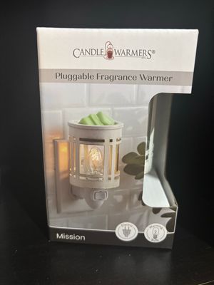 Pluggable White Rustic Fragrance Warmer
