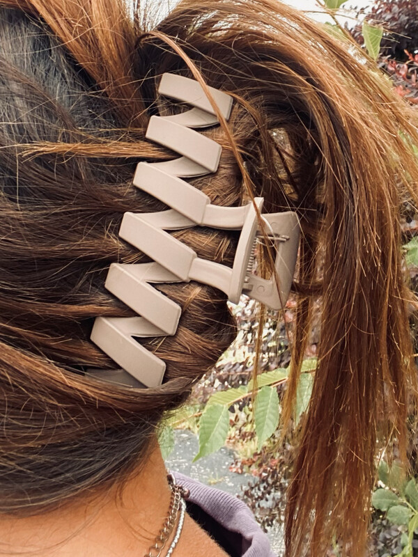 Charlotte Claw Clip